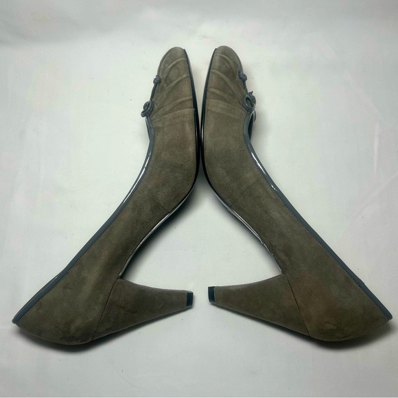 Nine West Gray Suede Pleated Rounded Toe Leather Bow Heels Pumps Size 8.5 - Picture 6 of 9